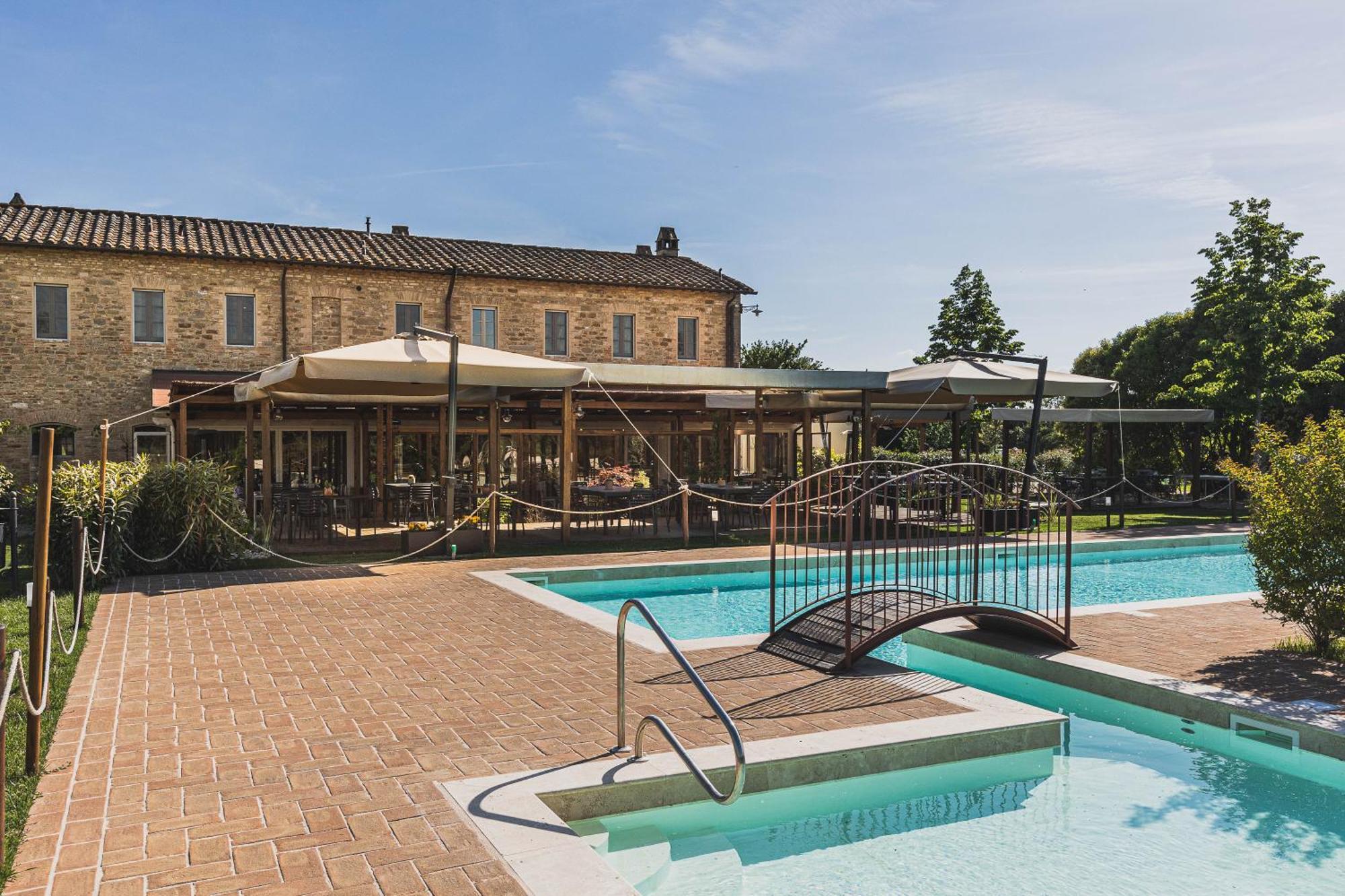 Favorita Food&Wine Resort Бастия Умбра Екстериор снимка