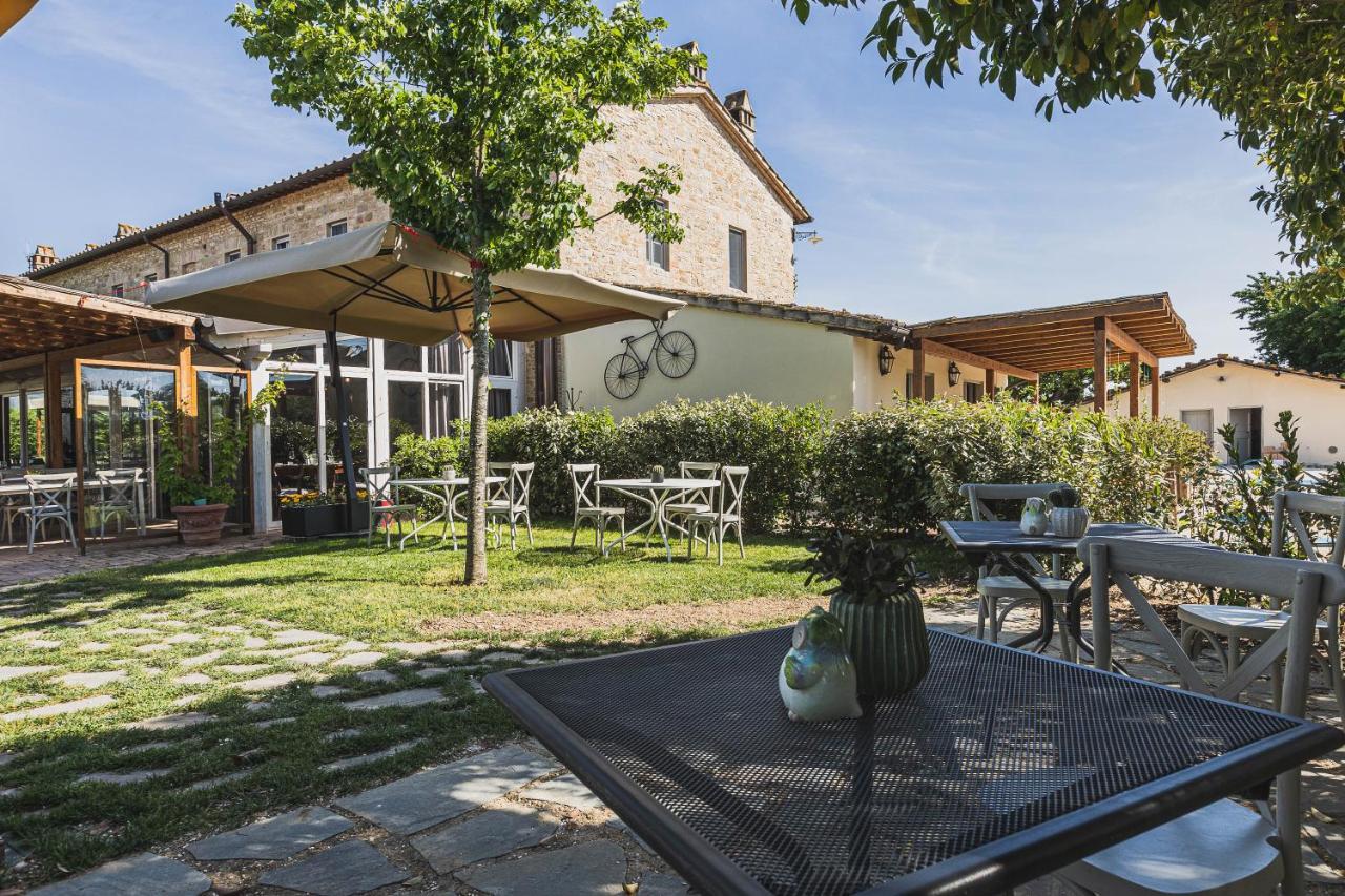 Favorita Food&Wine Resort Бастия Умбра Екстериор снимка